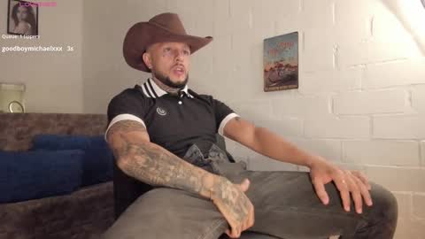 Snapshot of _emilio_escobar chatting on September 13, 4:13 am Emilio online show from September 13, 4:13 am