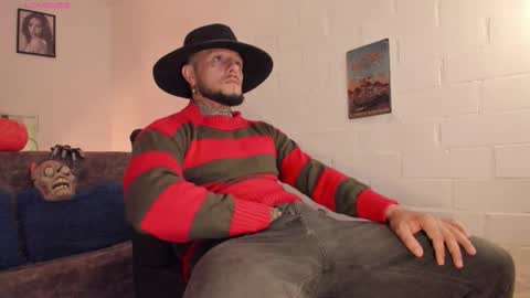 Snapshot of _emilio_escobar chatting on October 13, 10:32 am Emilio online show from October 13, 10:32 am