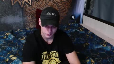 Snapshot of _happydayleon_ chatting on September 9, 6:02 am _happydayleon_ online show from September 9, 6:02 am