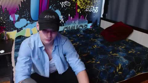 Snapshot of _happydayleon_ chatting on September 17, 11:00 am _happydayleon_ online show from September 17, 11:00 am