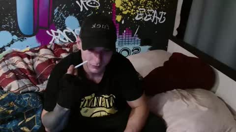 Snapshot of _happydayleon_ chatting on September 23, 5:23 pm _happydayleon_ online show from September 23, 5:23 pm