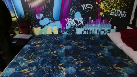Snapshot of _happydayleon_ chatting on September 22, 4:50 pm _happydayleon_ online show from September 22, 4:50 pm