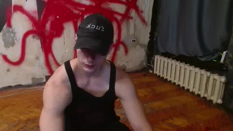Snapshot of _happydayleon_ chatting on September 11, 10:20 pm _happydayleon_ online show from September 11, 10:20 pm