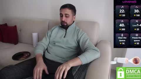 _jeem_ online show from December 10, 11:22 am