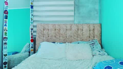 mod online show from November 25, 5:09 am