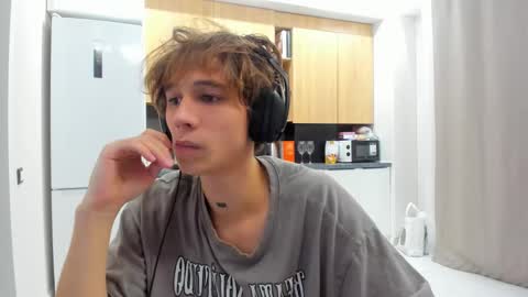 Snapshot of _kurt chatting on October 14, 12:50 am Kurt online show from October 14, 12:50 am