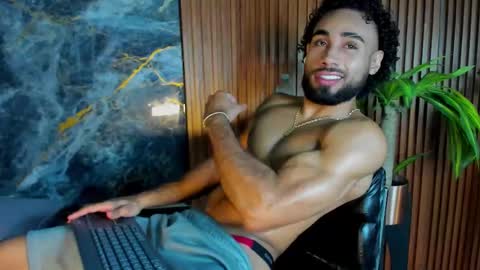 Snapshot of _luca_flame chatting on October 10, 3:11 am _luca_flame online show from October 10, 3:11 am