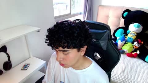 Snapshot of _nickconnor1 chatting on December 19, 8:34 pm Nicolas online show from December 19, 8:34 pm