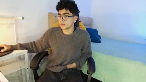 Snapshot of _nickconnor1 chatting on October 16, 6:32 am Nicolas online show from October 16, 6:32 am