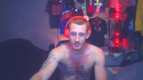 Snapshot of _redxxx chatting on December 18, 3:00 pm REDxxx online show from December 18, 3:00 pm