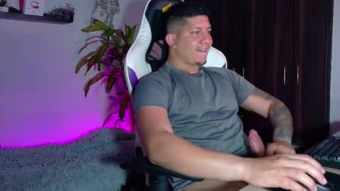 Roberto online show from November 19, 4:34 am