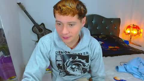 santi online show from April 23, 2:49 am