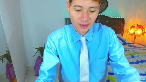 santi online show from March 23, 8:31 am