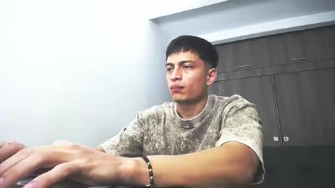 Juan Pablo-independent model online show from April 10, 7:48 am