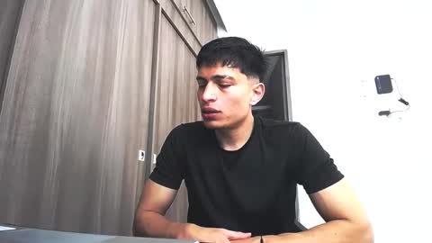 Juan Pablo-independent model online show from April 19, 5:23 pm