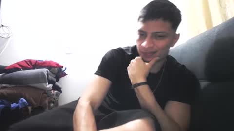 Juan Pablo-independent model online show from March 9, 6:17 am