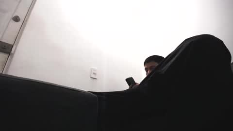 Juan Pablo-independent model online show from March 3, 5:40 am