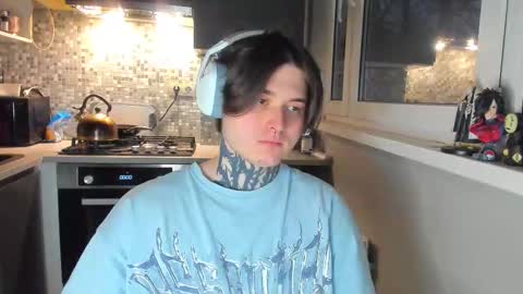 _torfin_ online show from February 10, 5:12 am