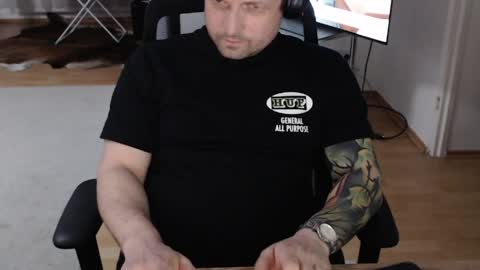 _trythis_ online show from May 15, 10:40 pm