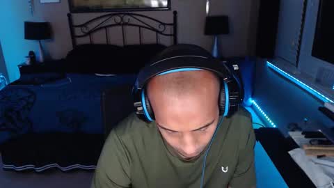 a4orce online show from April 2, 1:14 am