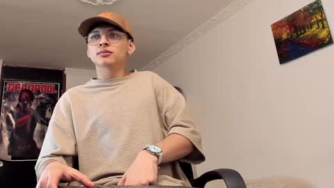 alejo online show from December 25, 8:40 am