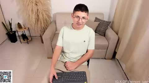 a_lejandro_0_8 online show from April 28, 6:29 am