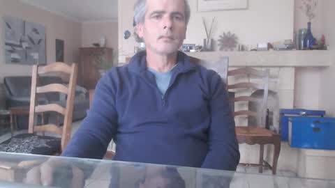 Snapshot of aalex1717 chatting on October 19, 7:00 am Aalex1717 online show from October 19, 7:00 am