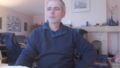Snapshot of aalex1717 chatting on February 2, 7:20 am Aalex1717 online show from February 2, 7:20 am
