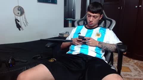 Snapshot of aarman_bannana chatting on January 26, 10:13 pm aarman online show from January 26, 10:13 pm