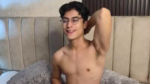 Aaron Ezequiel online show from January 16, 12:24 am