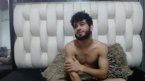 aaron_jones_1 online show from June 2, 4:52 pm