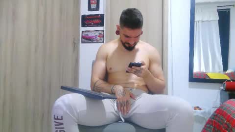 Aaron kwok online show from October 25, 4:25 am