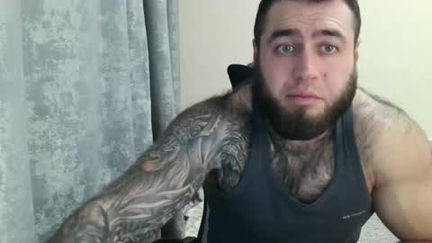 Snapshot of aaron_royal chatting on September 11, 5:34 pm Davin tayl online show from September 11, 5:34 pm
