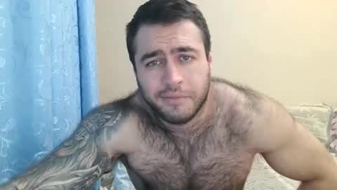 Snapshot of aaron_royal chatting on December 12, 6:31 pm Davin tayl online show from December 12, 6:31 pm