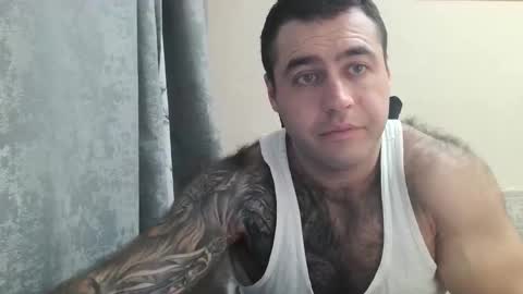 Snapshot of aaron_royal chatting on September 13, 4:41 pm Davin tayl online show from September 13, 4:41 pm