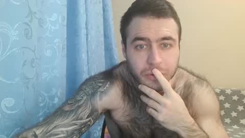Snapshot of aaron_royal chatting on February 16, 6:32 pm Davin tayl online show from February 16, 6:32 pm