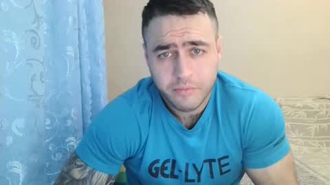 Snapshot of aaron_royal chatting on January 19, 3:21 pm Davin tayl online show from January 19, 3:21 pm