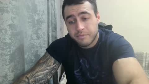 Snapshot of aaron_royal chatting on September 18, 4:20 pm Davin tayl online show from September 18, 4:20 pm