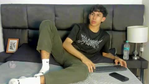 Snapshot of aaron_spencer13 chatting on September 25, 6:51 pm Aron online show from September 25, 6:51 pm