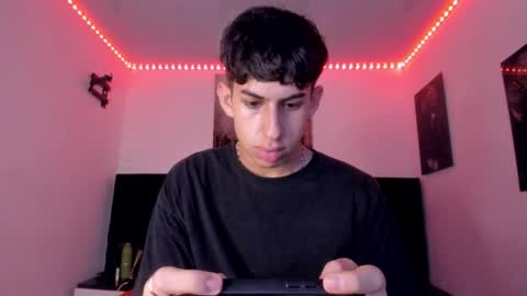 Aron online show from November 25, 7:27 pm