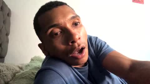 Heyy my name is Aaron online show from January 17, 11:39 pm