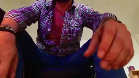 Aaron online show from June 2, 7:42 am