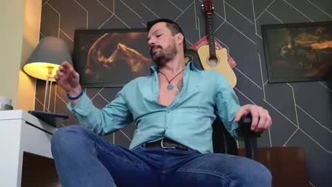 Aaron online show from December 18, 7:04 am