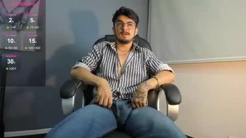Snapshot of aaronfuentes7 chatting on September 19, 11:15 pm aaronfuentes7 online show from September 19, 11:15 pm
