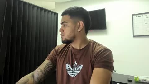 ig aaron hunter123 online show from February 24, 2:18 pm