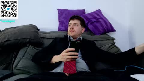Snapshot of aaronlegend chatting on October 9, 10:14 pm Aaron online show from October 9, 10:14 pm
