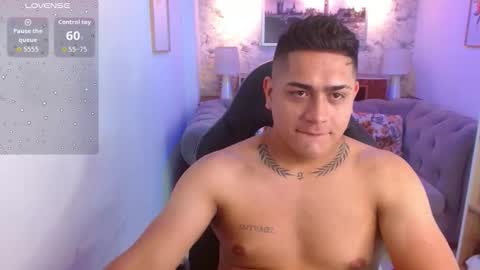 Snapshot of aaronn_12 chatting on September 20, 12:49 pm Aaron online show from September 20, 12:49 pm