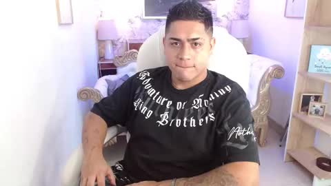 Aaron online show from December 3, 11:27 am