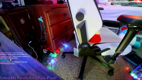 Aaron Skeetman online show from December 19, 4:42 am