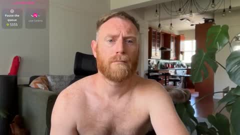 Snapshot of aaronstone_ chatting on October 8, 11:36 am Scrufffypup online show from October 8, 11:36 am